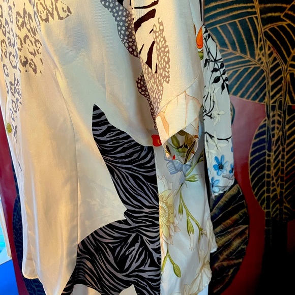 Savatore Ferragamo vintage from the archives silk blouse , S 6/ 42 worn once . - Picture 9 of 13